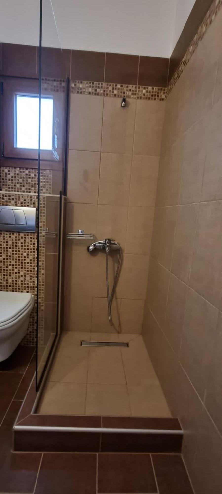 Manolas Pori Zimmer foto